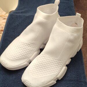 Sleek all white men's ankle sneaker SZ13